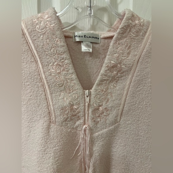 Miss Elaine pink color , sleepwear Size M 100% polyester - Picture 3 of 6